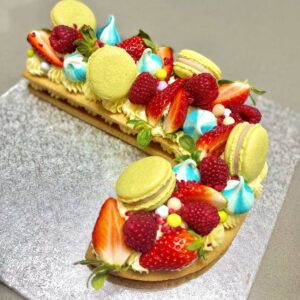Letter cream tart